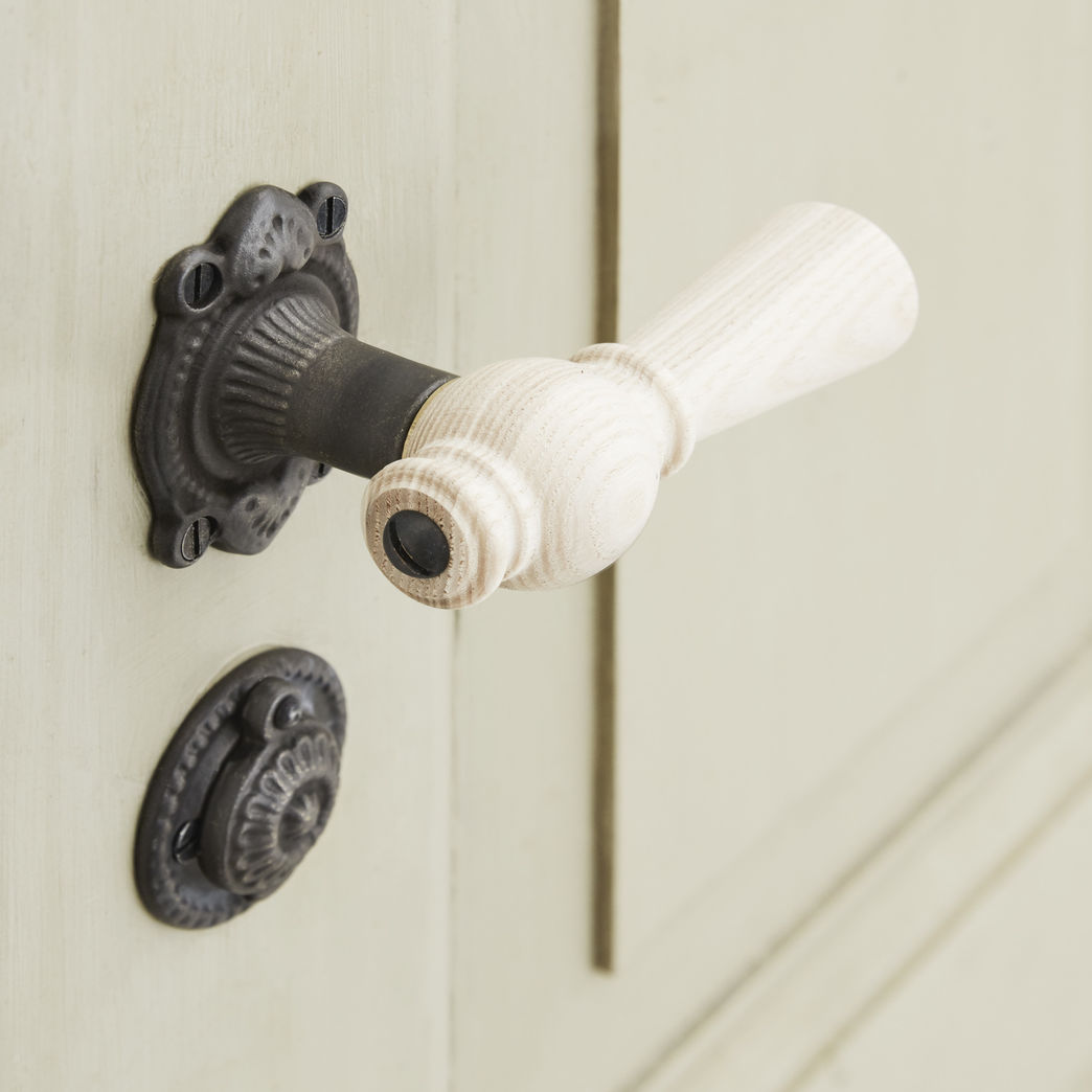 Trægreb til gammel dør - knebelgreb i ask