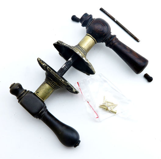 Horn/palisandergreb med messinghalse Horn/palisandergreb med messinghalse