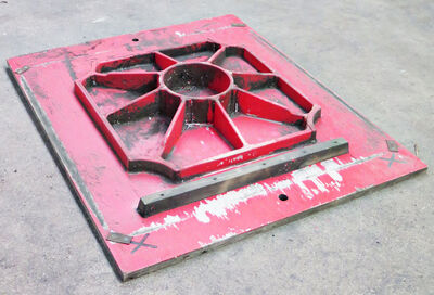 Vægdekoration, stor støbekliché på plade