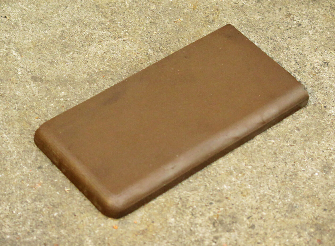 Hasle hjørneklinke, mørk brun, venstre