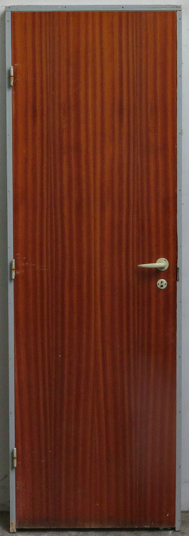 Fineret dør med karm