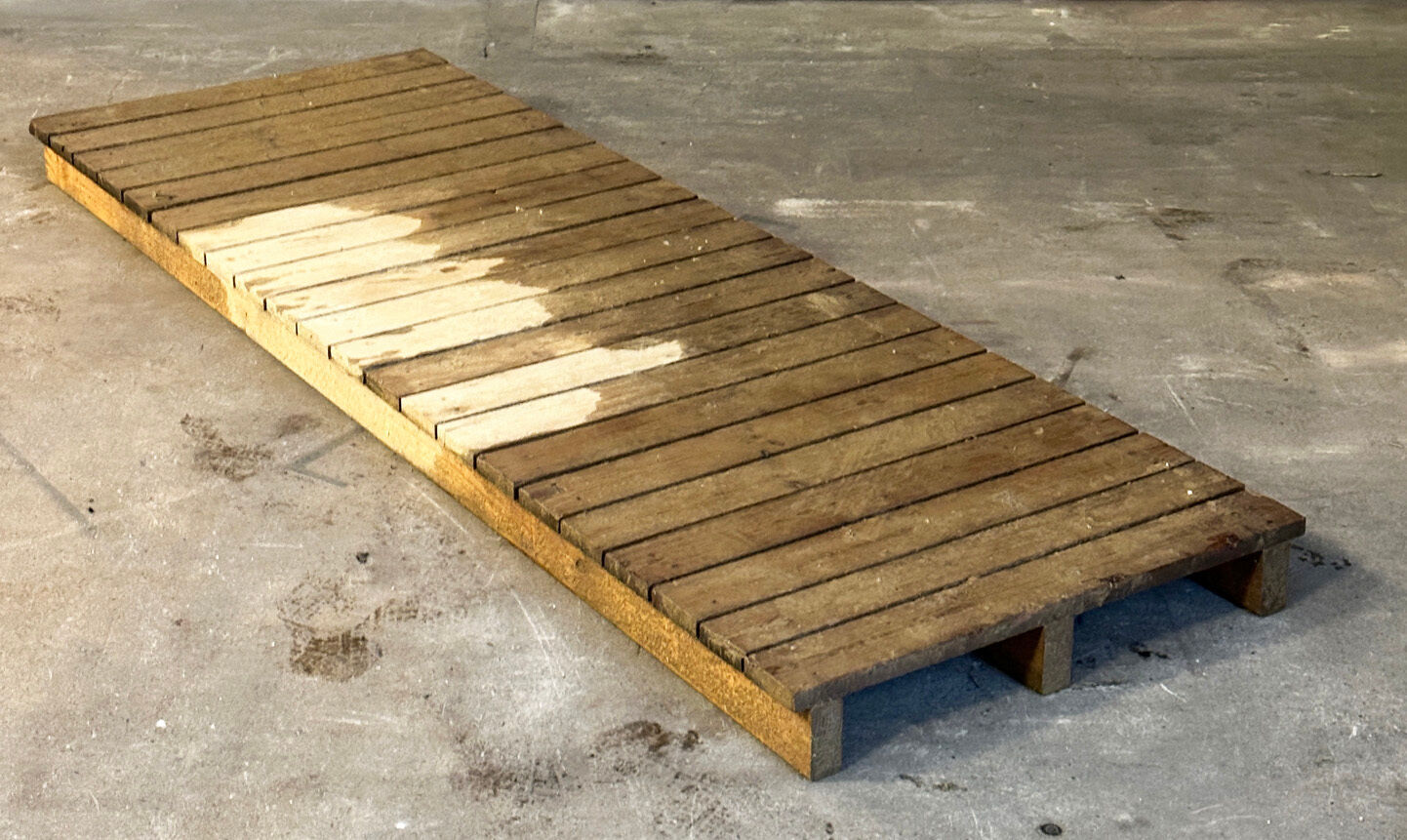 Gangbro fra byggeplads