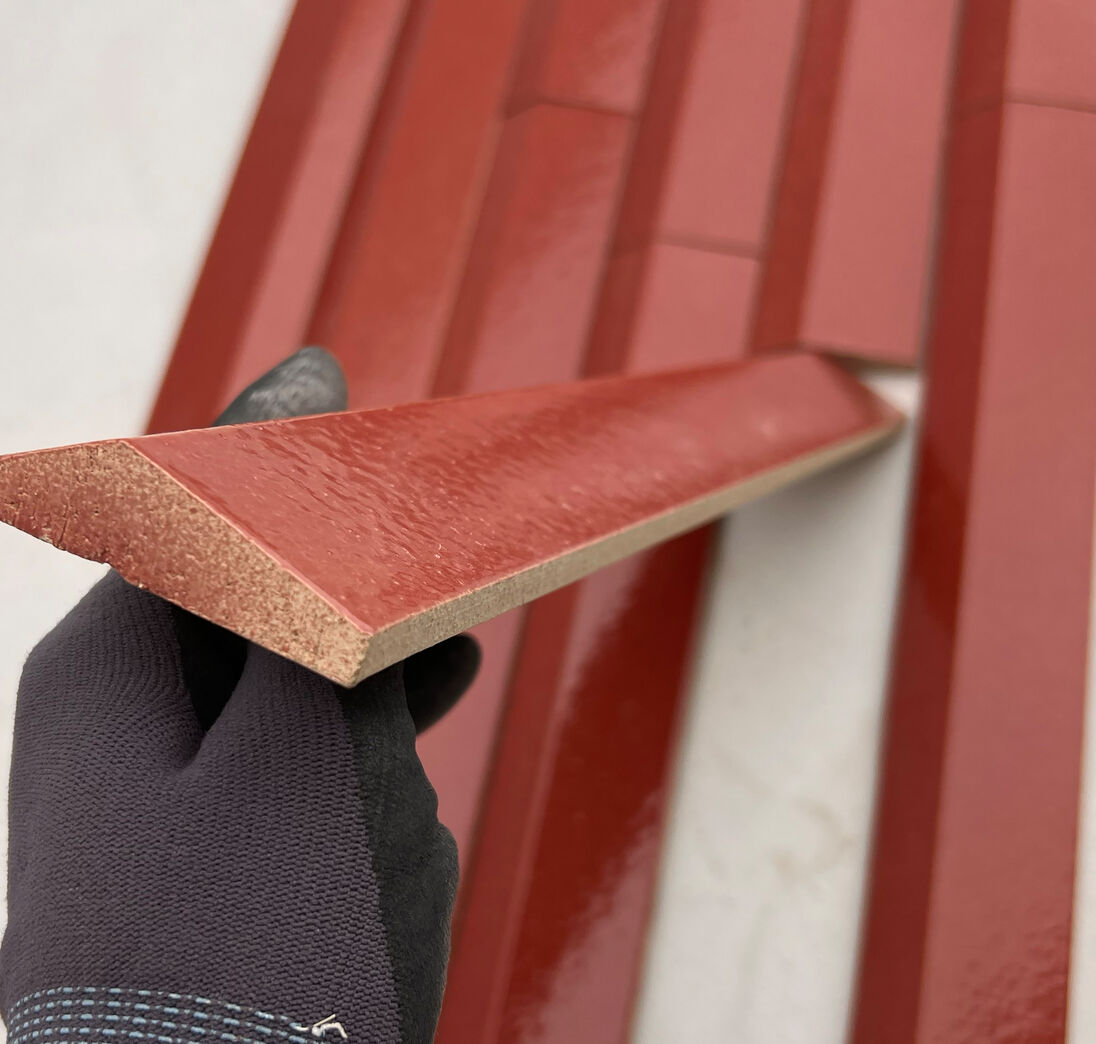 Rød glaseret klinke