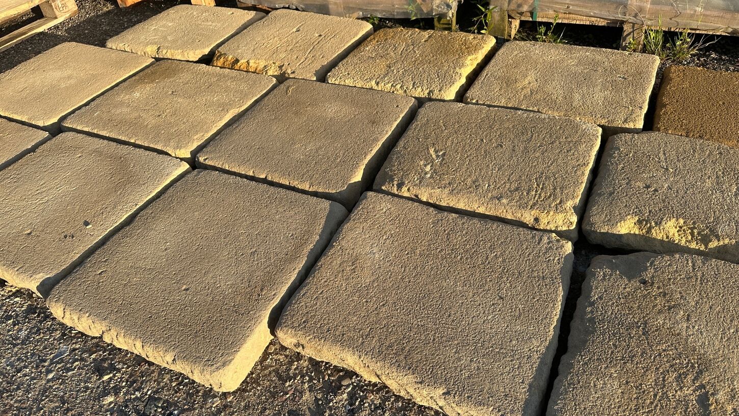 Antikke Sandstensfliser fra Tyskland – til terrasse eller mur - 115 m2