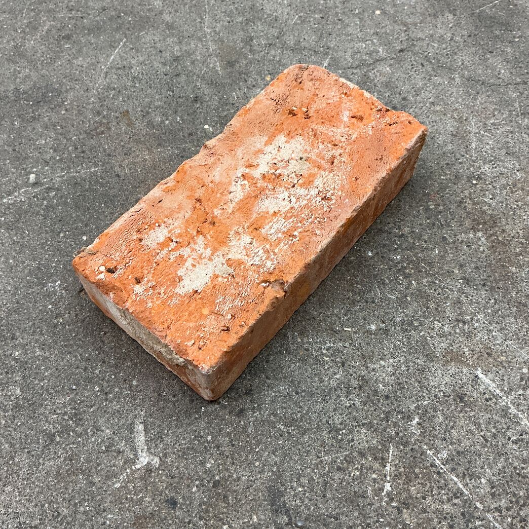 Håndstrøgne brugt mursten