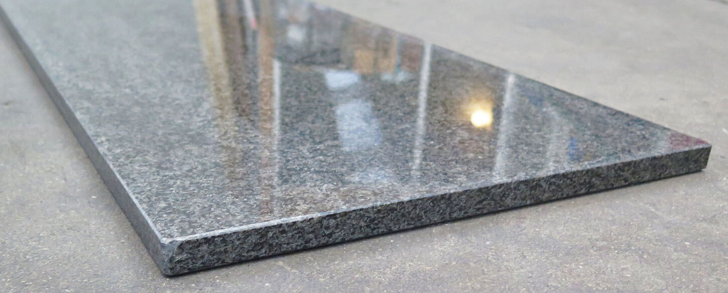 Vinduesplade i granit, 115x23 cm