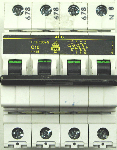 AEG Automatsikring 4-pol 10A AEG Automatsikring 4-pol 10A