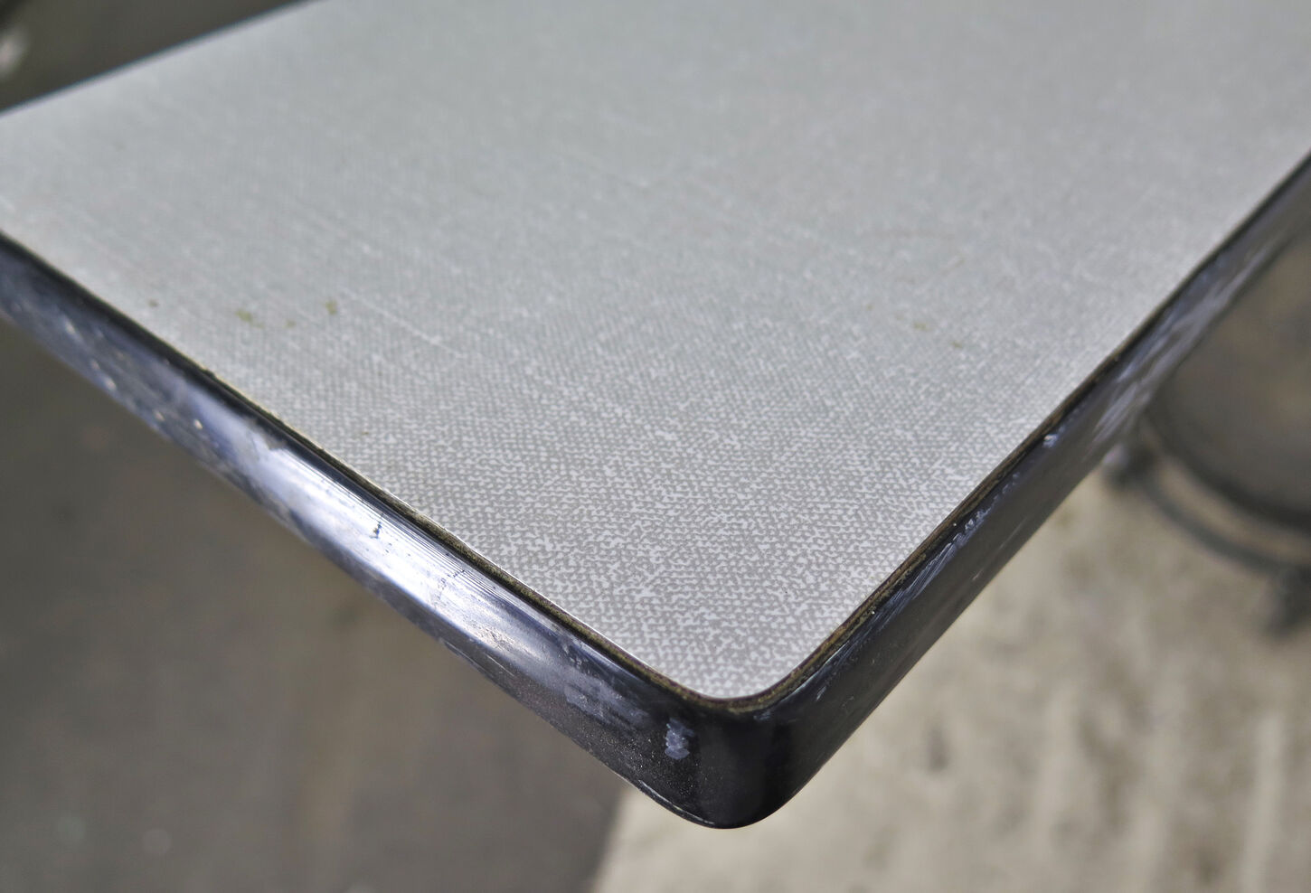 Vinduesplade i formica 260 cm