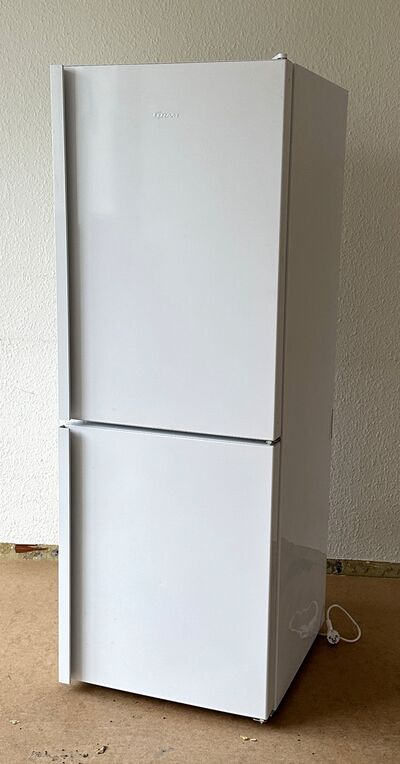 Gram køle/fryseskab i pæn stand