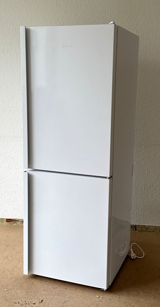 Gram køle/fryseskab i pæn stand