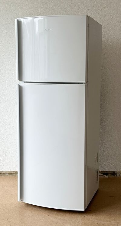 Gram køle/fryseskab