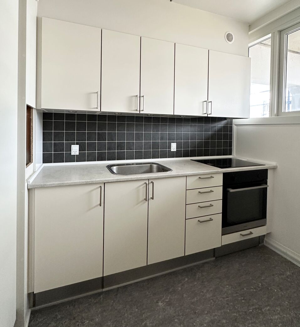 Brugt HTH Køkken med ovn.