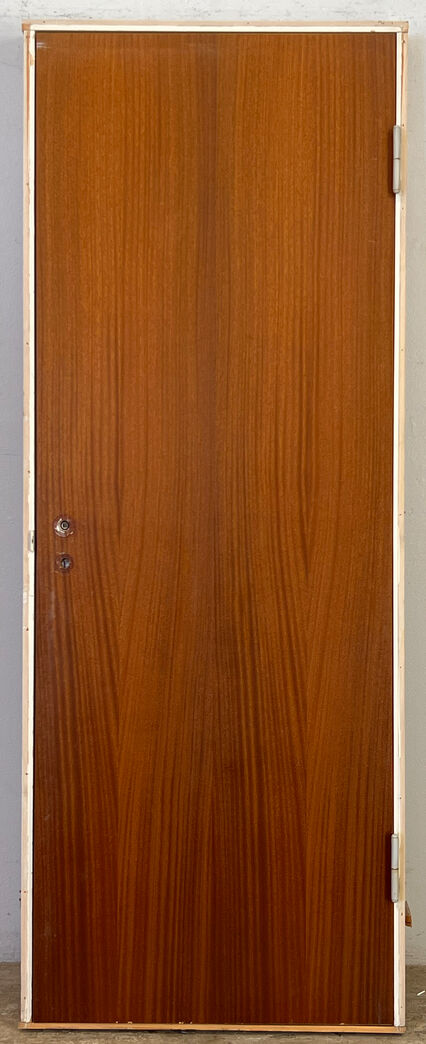 Mahognifineret dør med karm