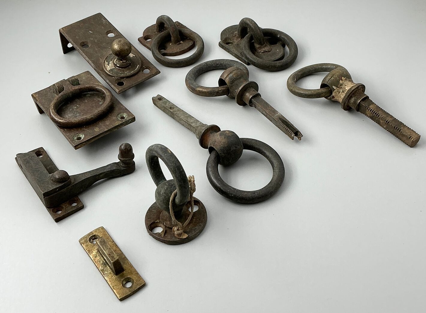 Assorterede messing beslag