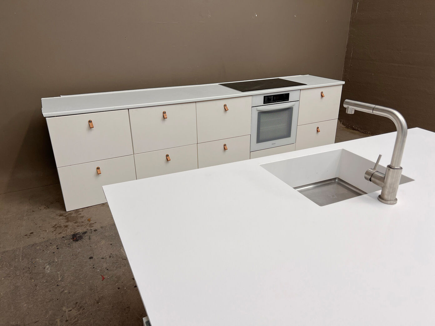 Ikea køkken med corianplade