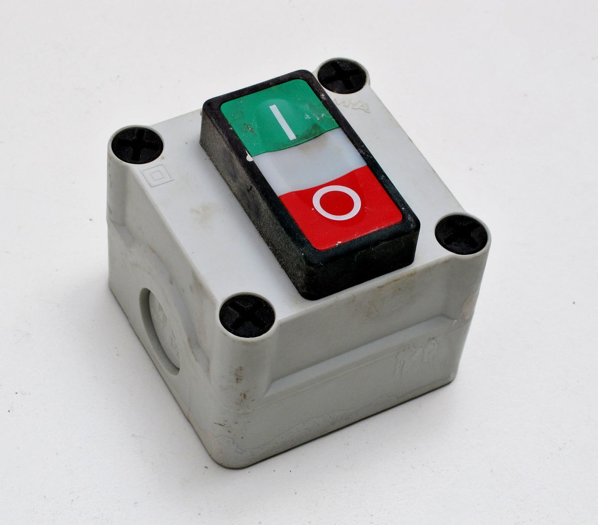 CEMA Start/Stop tryk