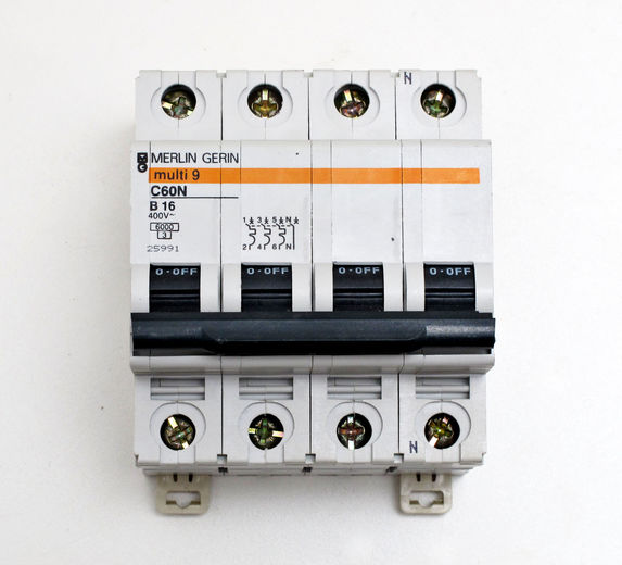 Merlin Automatsikring 3P+N 16A Merlin Automatsikring 3P+N 16A