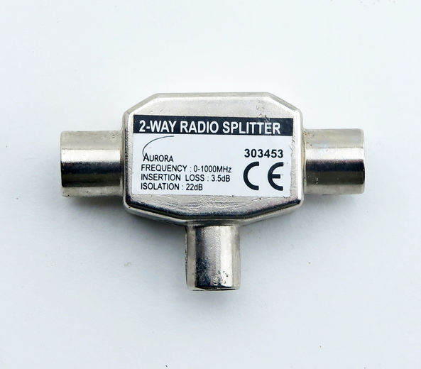 Antenne - Radio splitter - COAX han til 2 x COAX hun Antenne - Radio splitter - COAX han til 2 x COAX hun