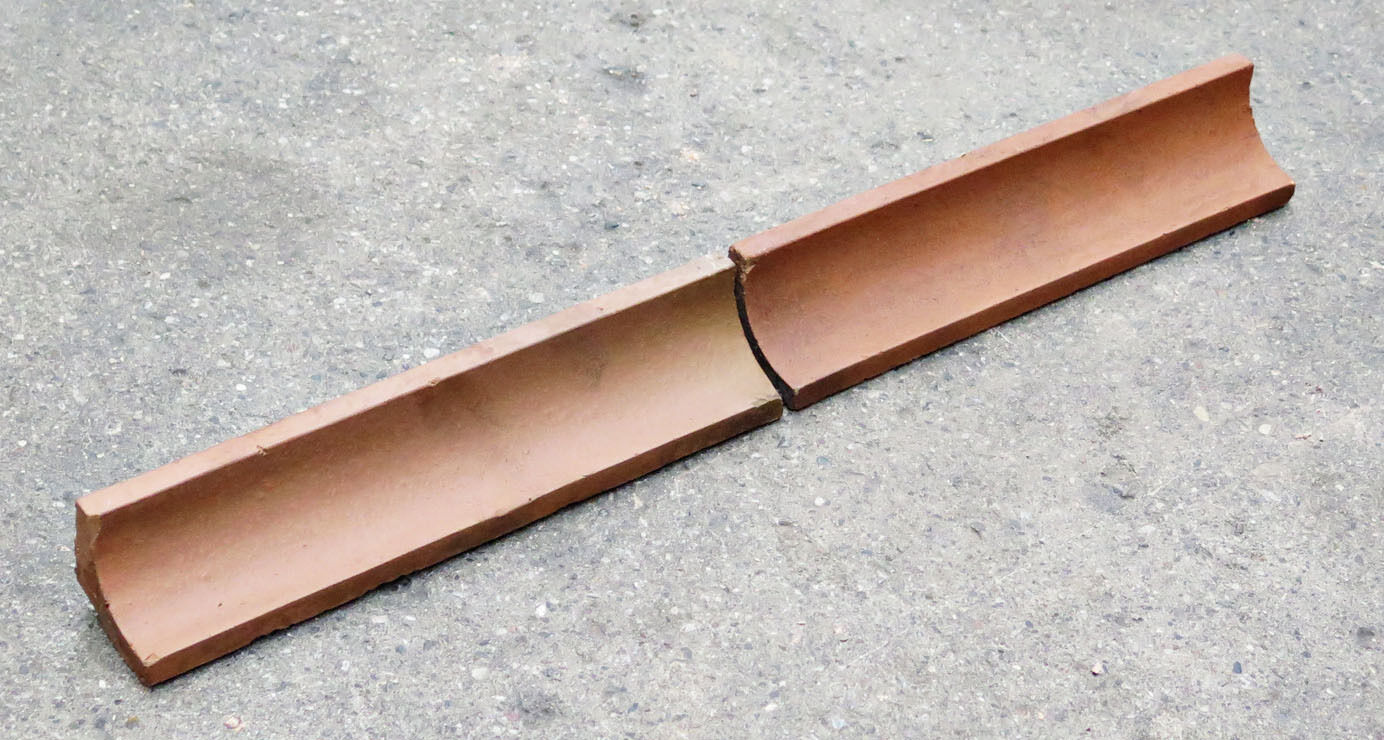 Hulkehlliste, rød klinke, 25,5cm Hulkehlliste, rød klinke, 25,5cm
