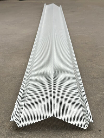 Hvid perforeret stålprofil