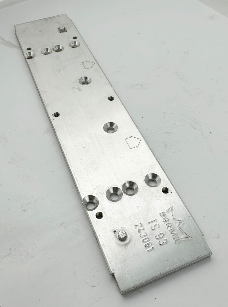 Monteringsplade til Dorma dørpumpe TS 93