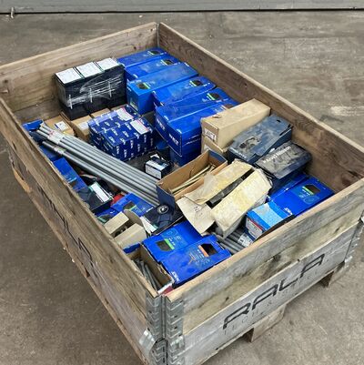 Bolte, møtrikker og skiver