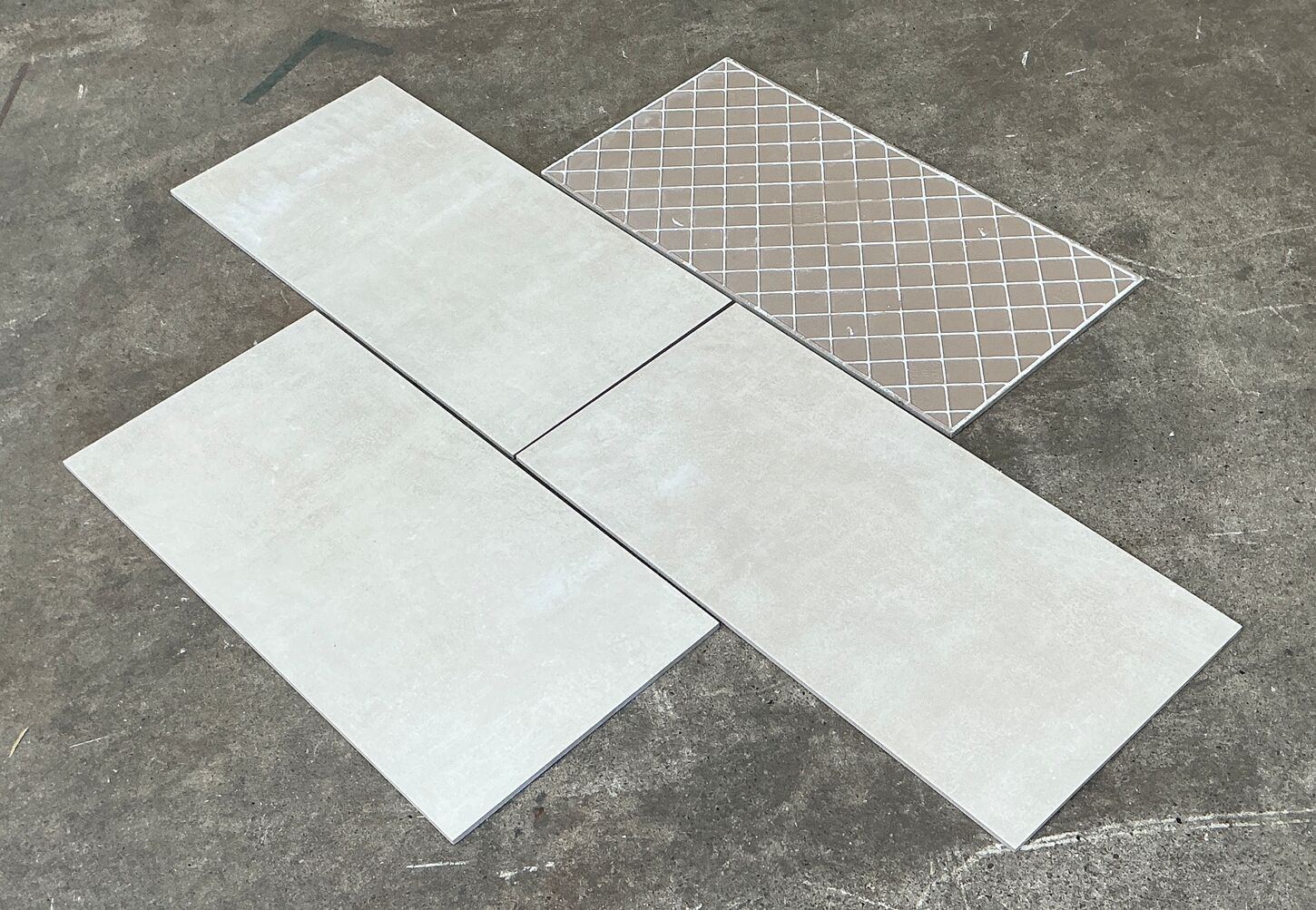 28 m2 Væg/gulv fliser farve beige 305x609 mm