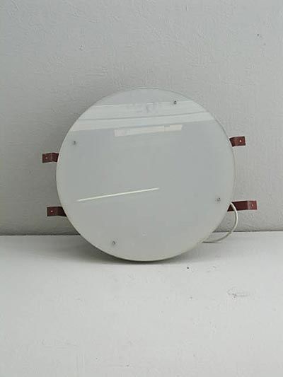 Loftlampe med hvidmatteret plastglas