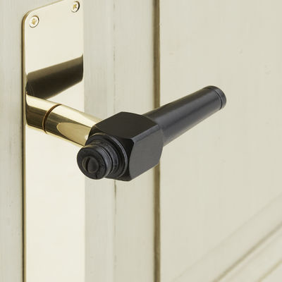 Spidsgreb i sortlakeret bøg