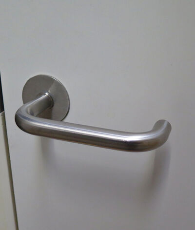 Dørgreb i stål fra Ruko, U-form, 16 mm