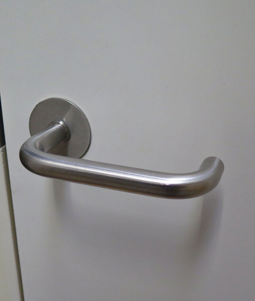 Dørgreb i stål fra Ruko, U-form, 16 mm