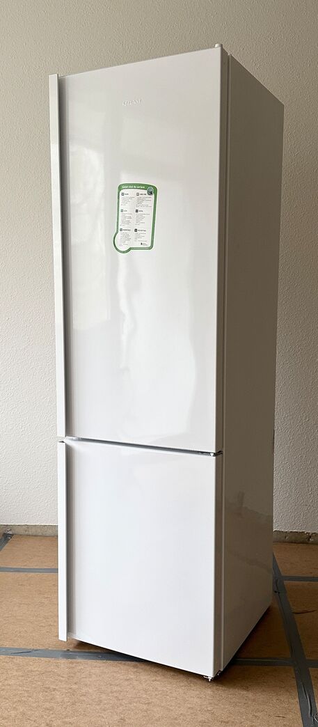 Gram køle/fryseskab i pæn stand