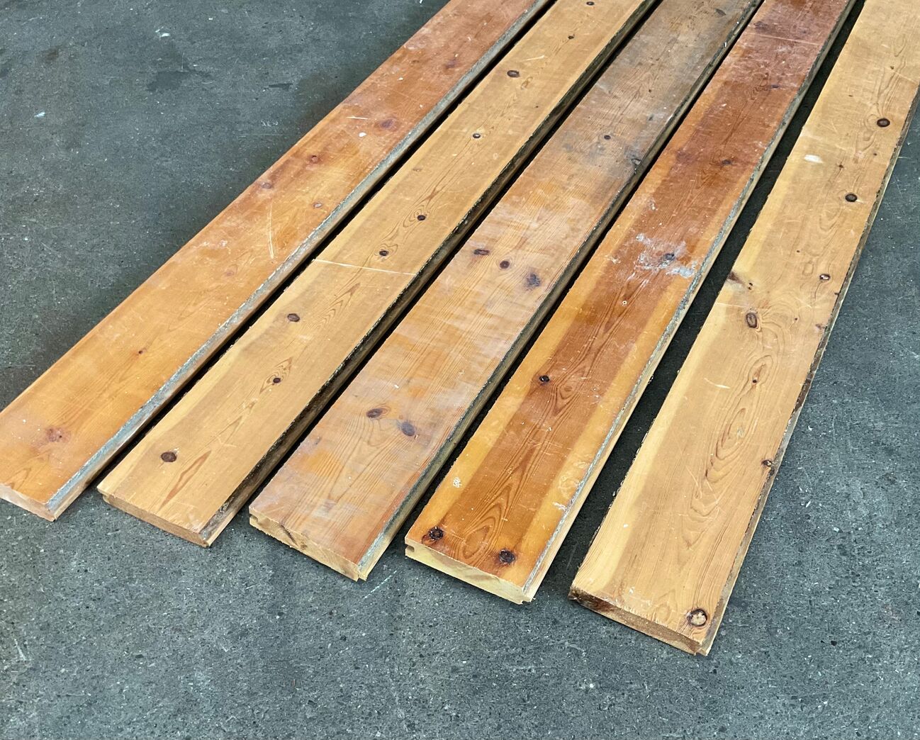 Gulvbræt i fyrretræ 150 cm.