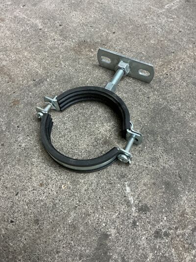 Rørbøjler m/gummiindlæg og afstandsholder Ø 80 mm