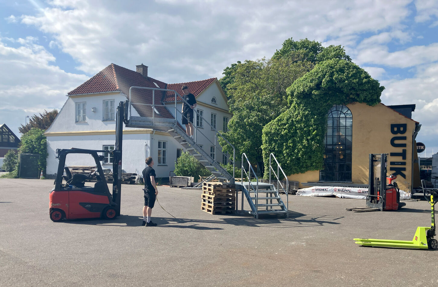 Ståltrappe med repos