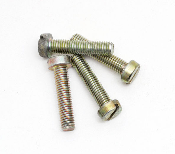 Skruer til flanger 5mm (4 stk.) Skruer til flanger 5mm (4 stk.)