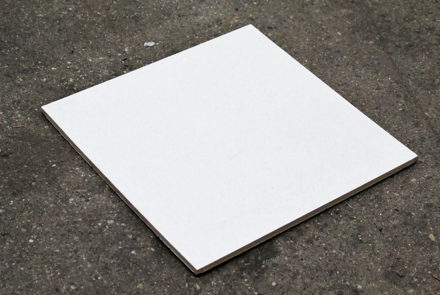 Råhvid klinke let nubret 24,5x24,5cm