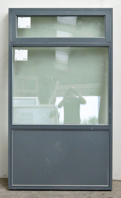 Udestueelement med energiglas