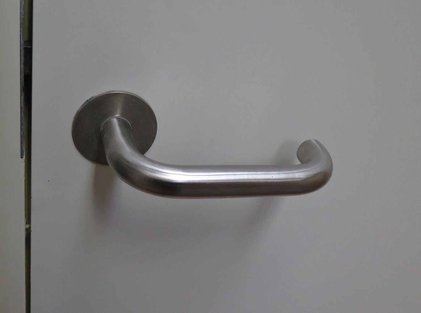 Dørgreb i stål fra Ruko, U-form, 19 mm