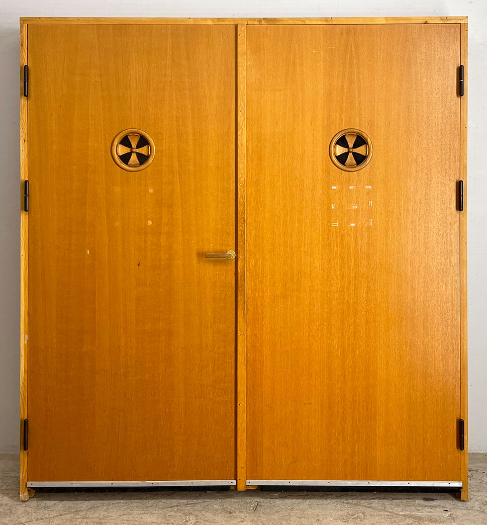 Dobbeltdør med karm Dobbeltdør med karm