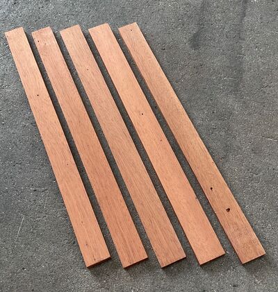 Mahognilister med sømhuller 4,1x1,2x60 cm