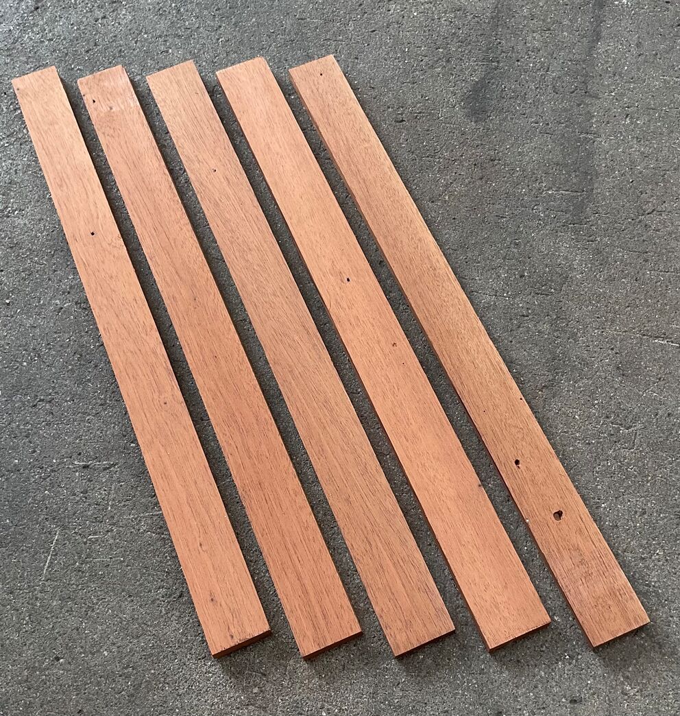 Mahognilister med sømhuller 4,1x1,2x60 cm