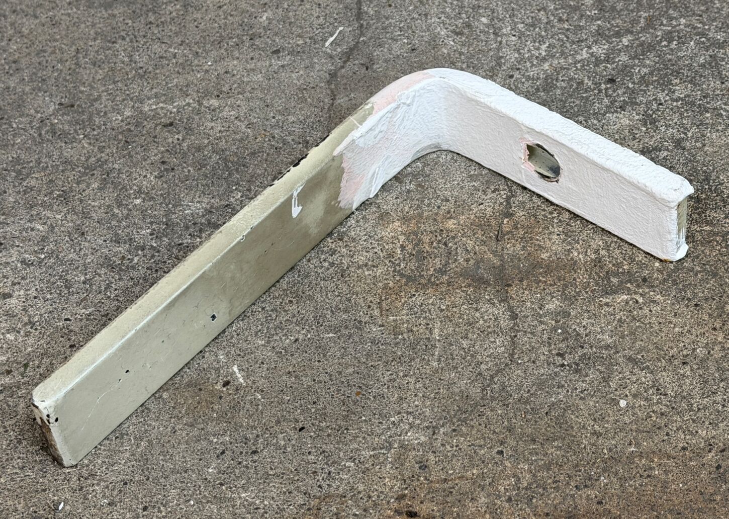 Hyldeknægt i metal 13x21 cm