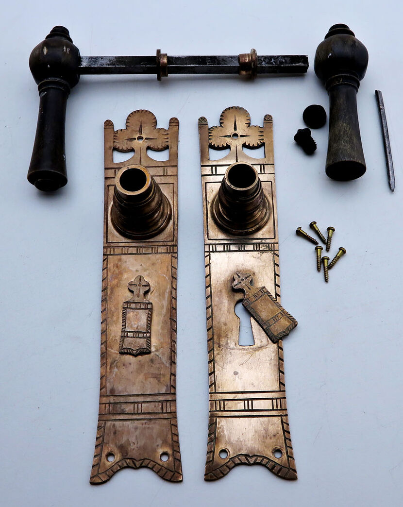 Knebelgreb i horn m. langskilte - 38 mm.