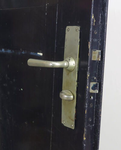 Forniklet stålgreb på langskilt