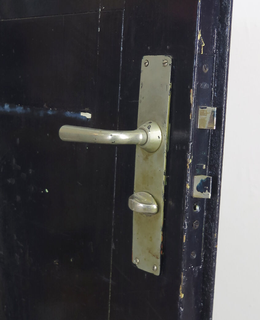 Forniklet stålgreb på langskilt