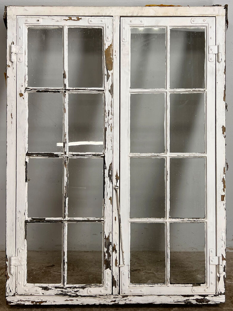 Sprossevindue med kittet enkeltlagsglas