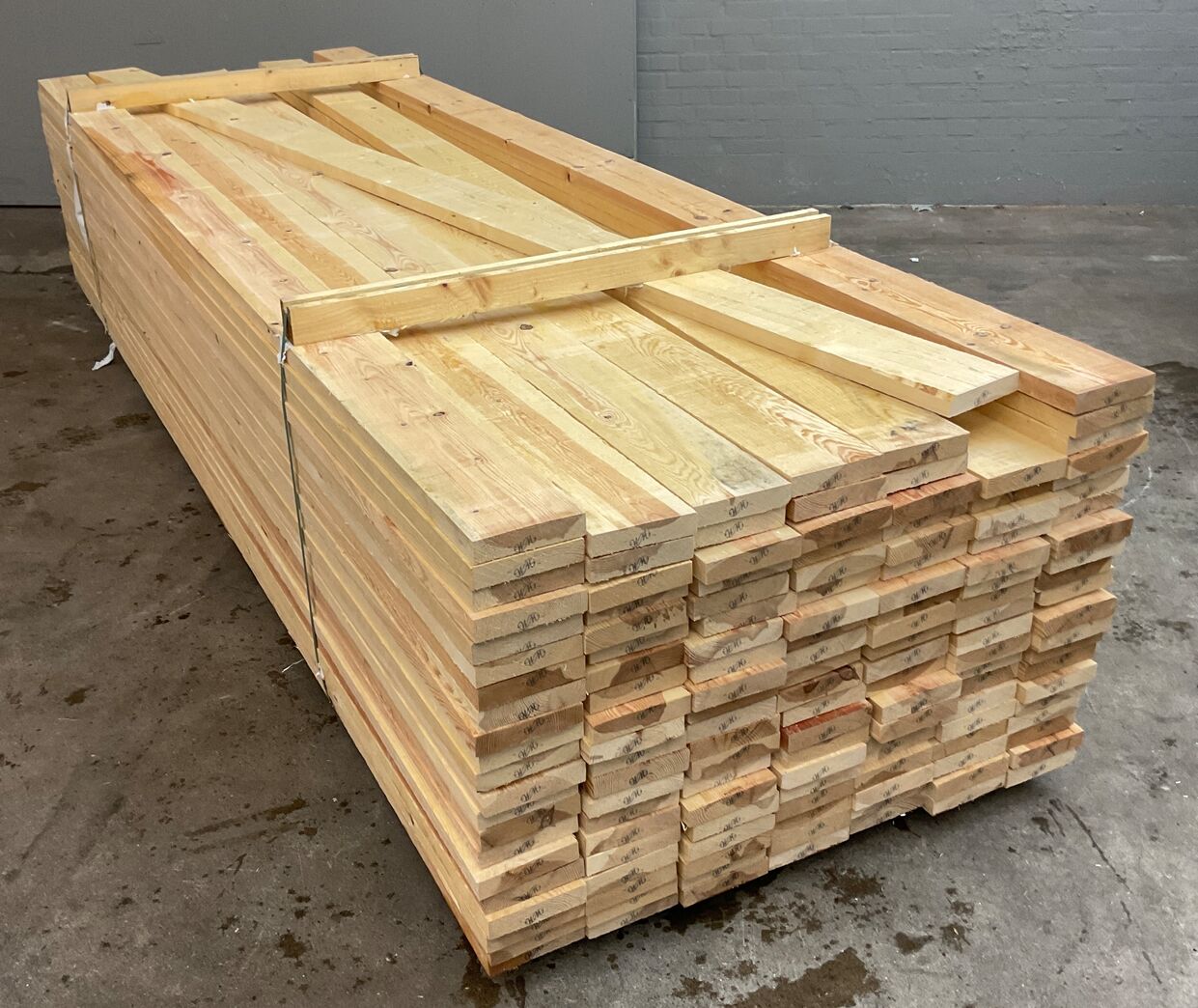 Ovntørret kantskåret fyr 32x150 mm 504 lbm.