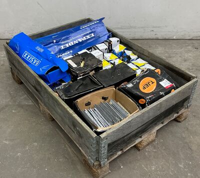 Diverse skruer og skudsøm