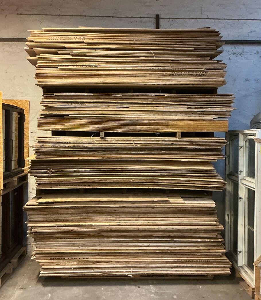 Ca 200 stk brugte 12 mm tagkrydsfiner